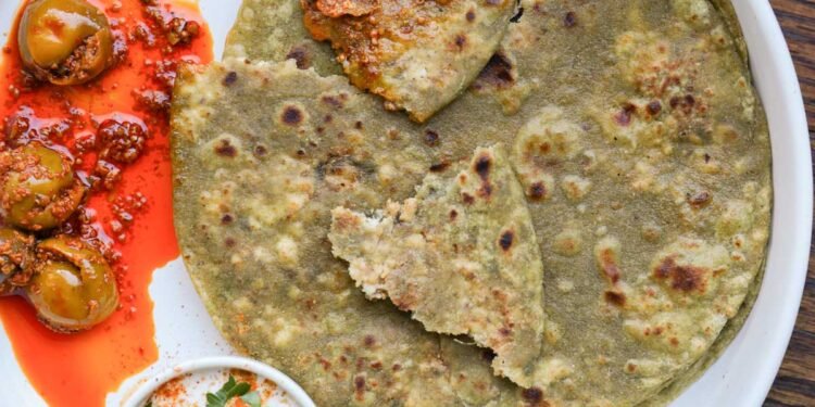 Spinach Paratha (Indian Spinach Flatbread)