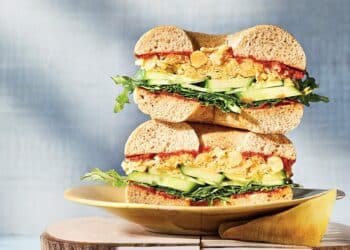 Sun-Dried Tomato and Chickpea Bagel Sandwich