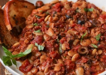 Puttanesca Butter Beans (1 pan!)