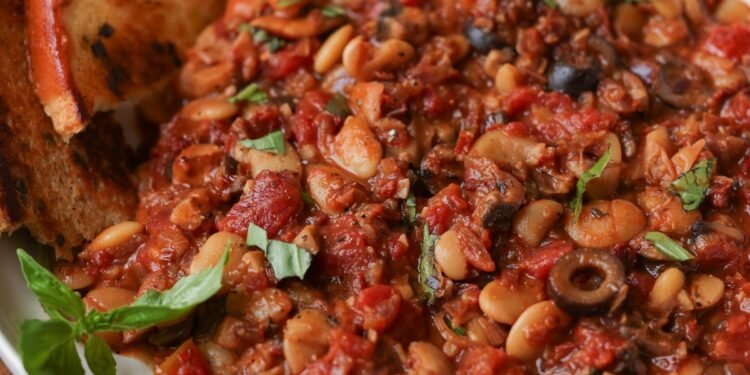 Puttanesca Butter Beans (1 pan!)