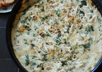 Creamy Spinach Artichoke Gnocchi (1 pan, 30 minutes)