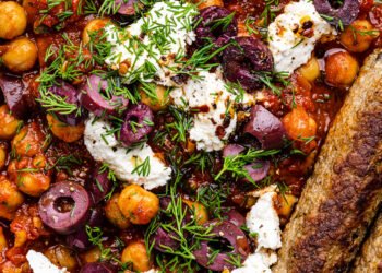 Greek chickpeas in tomato sauce