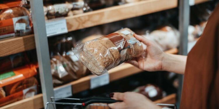 How to Pick Healthy Bread at the Store—From a Registered Dietitian