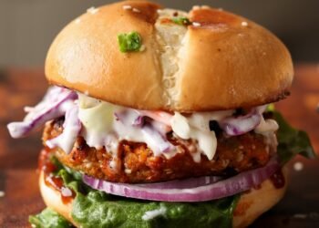 BBQ Lentil Burgers (Easy Lentil Veggie Burgers!)