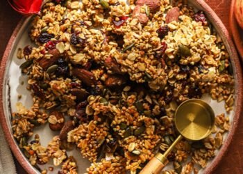 [RECIPE] Spiced Cranberry Granola Clusters