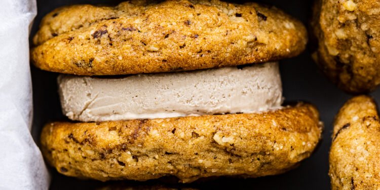Coffee ice-cream sandwiches (vegan) – Lazy Cat Kitchen