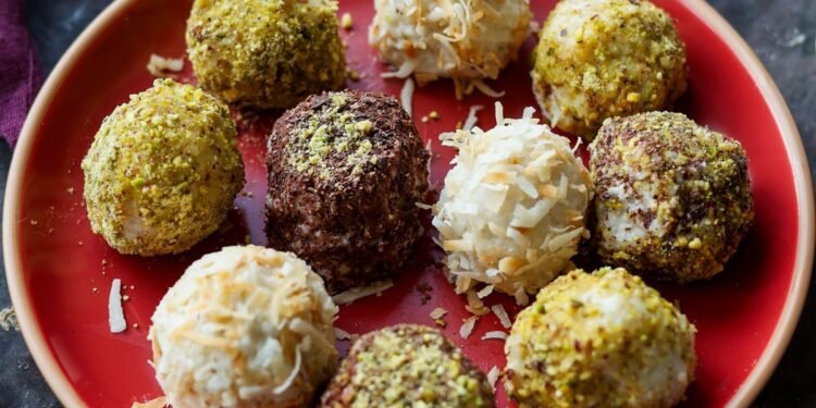 Kheer Ladoo (Indian Rice Pudding Truffles)
