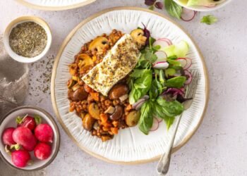 [RECIPE] Roasted Hake on Tomato & Mushroom Lentils