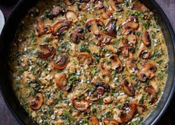 Spinach Mushroom Beans (1-pan, 30 minutes)