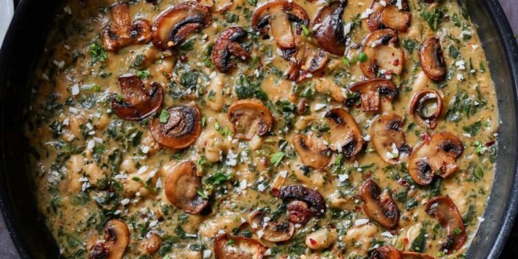 Spinach Mushroom Beans (1-pan, 30 minutes)