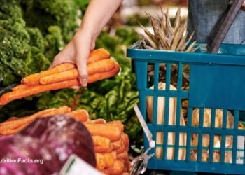 Eating Organic: Can It Lower Your Cancer Risk?