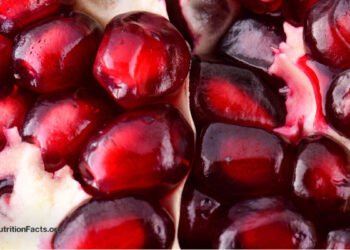 Do Pomegranates Live Up to Health Claims?