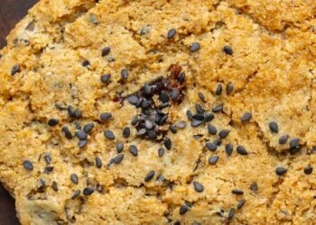 Black Sesame Cookies with Dates and Tahini (oil-free!)
