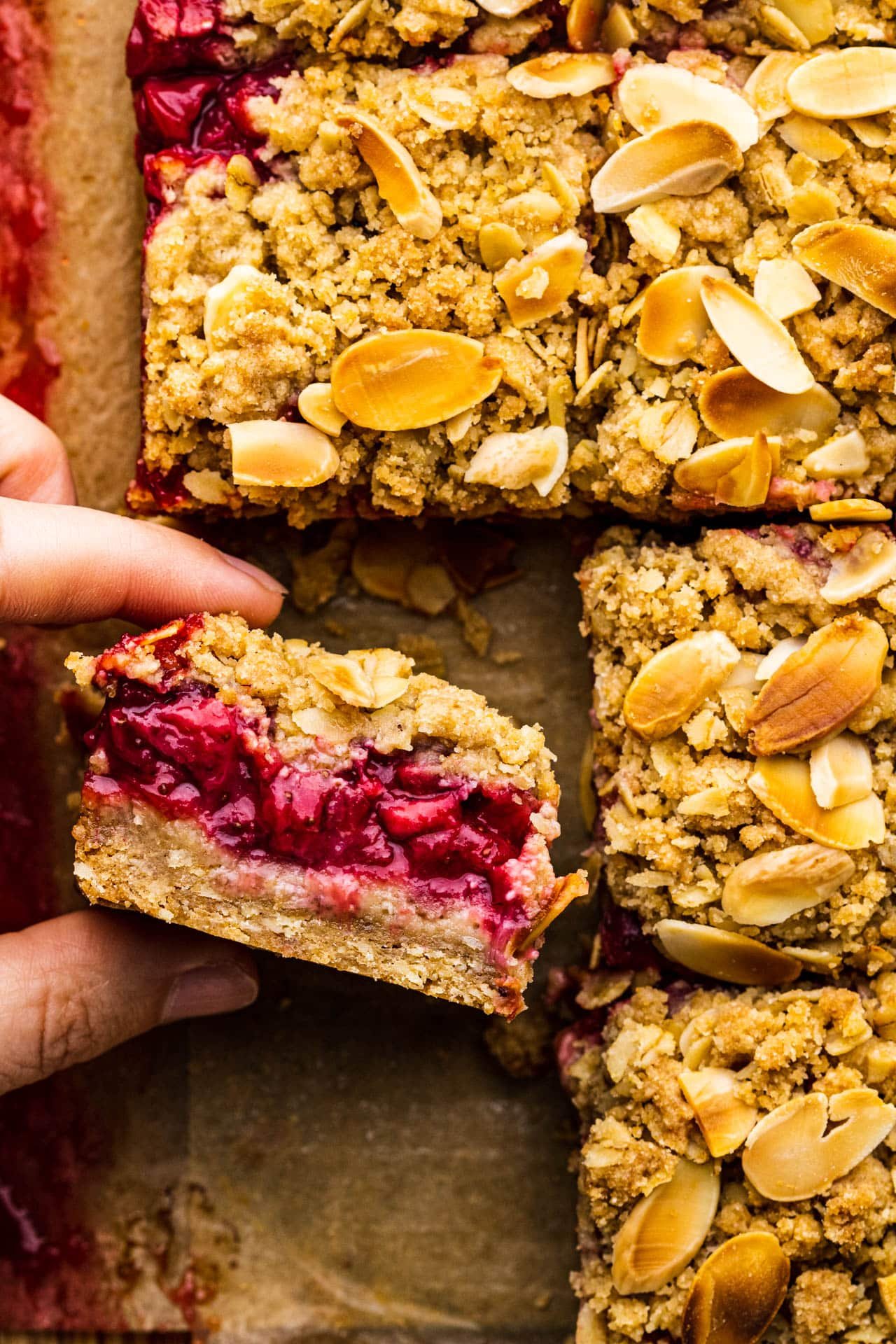 Strawberry crumble bars – Lazy Cat Kitchen