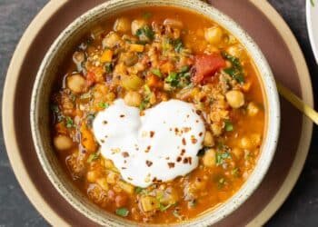 Moroccan Harira with Chickpeas and Lentils (1-pot)