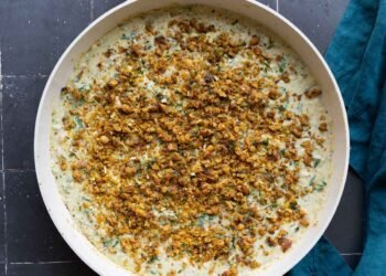 Creamy Garlic Pepper Beans Crispy Chickpea Crumble