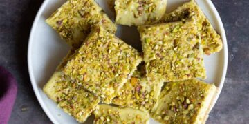 Kesar Pista Bars (Saffron Pistachio Cream Bars)